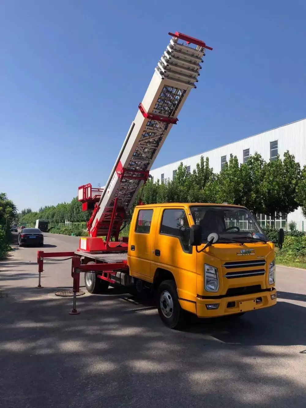 缙云县附近的云梯车出租服务：轻松解决高空作业需求